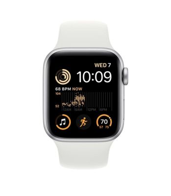Фото 2 — Apple Watch SE 2022 40 мм Серебристый, спортивный ремешок белого цвета